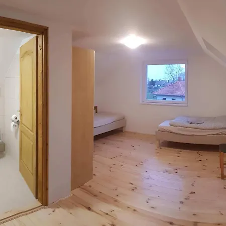 Rozsa Vendeghaz Apartment